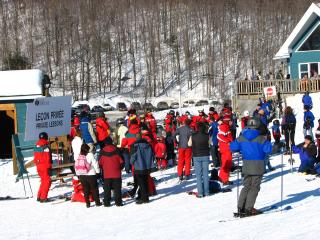 people lining up